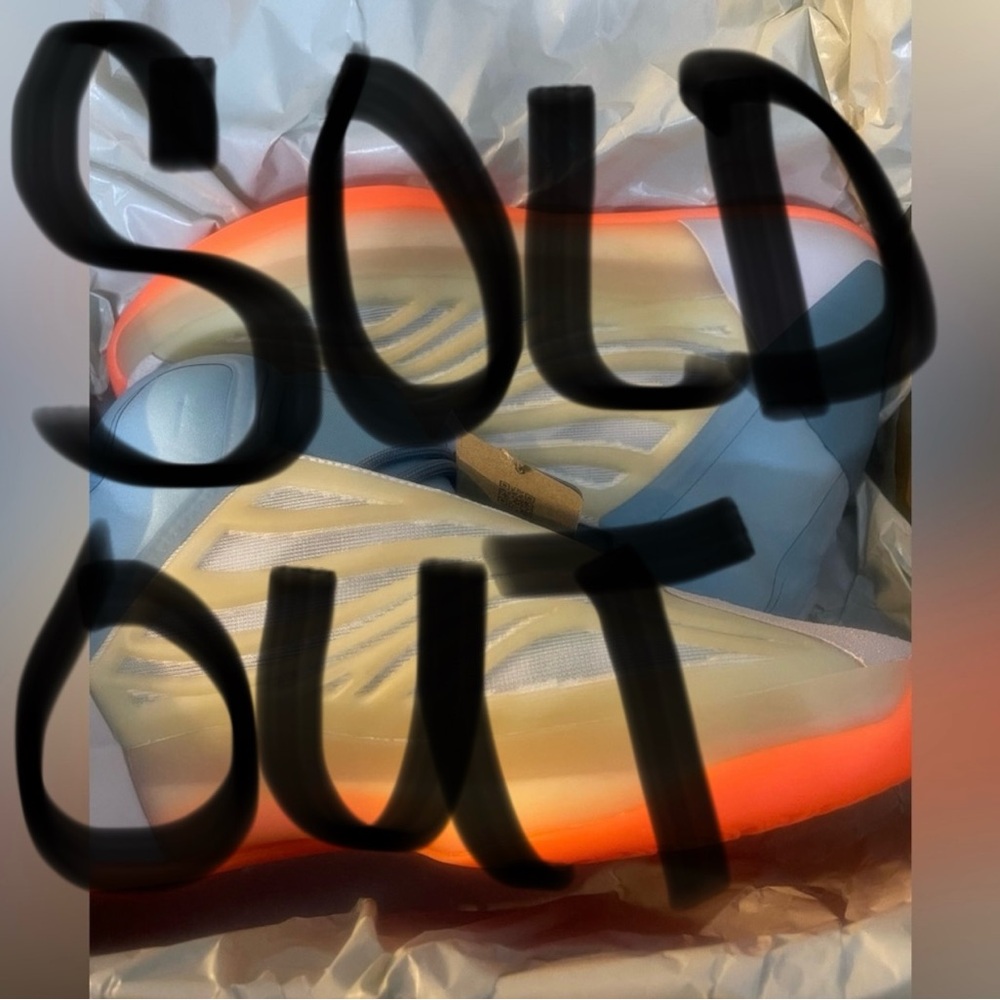 Yeezy QNTM BOOST Shoes